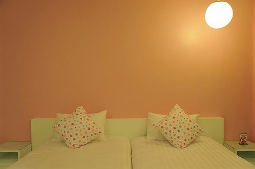 Clear House Phuket Hotell Kamala Beach Exteriör bild