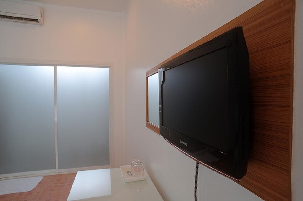 Clear House Phuket Hotell Kamala Beach Exteriör bild